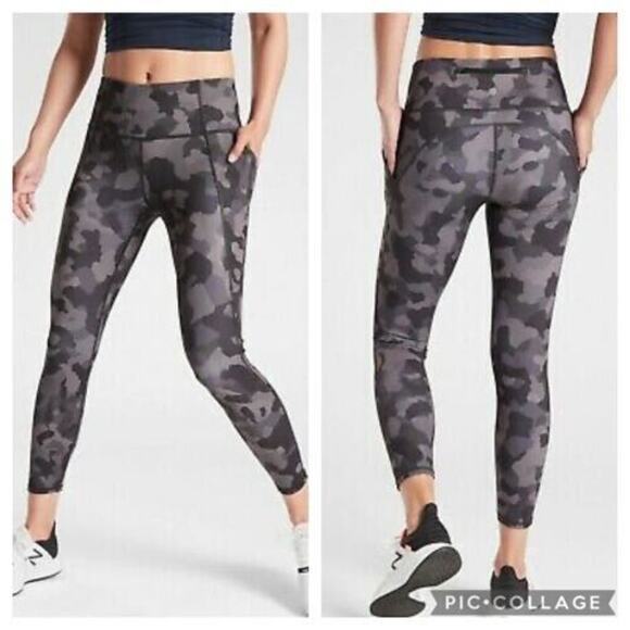 ATHLETA Womens Size XS Lightning Camo 7/8 Tight Leggings Black Supersonic - Picture 1 of 5